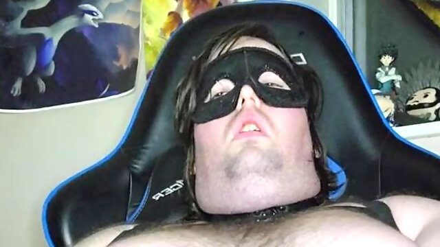 Chub strokes off in kink soiree garb (victim mettle)