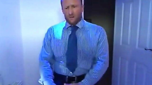 Empresario batendo punheta 5