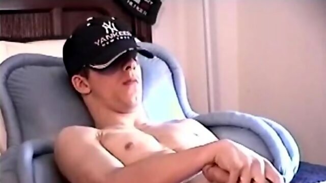 Deep Throating Hetero Dude Billy (Deep Mouth, Deep Gullet)