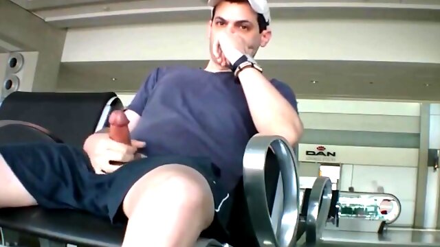 Branlette Public Gay