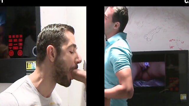 Warm queer smooch thru a gloryhole