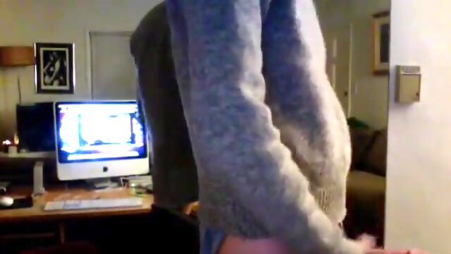 Guy wanted his neighbor to cum on his face after he blew him 4