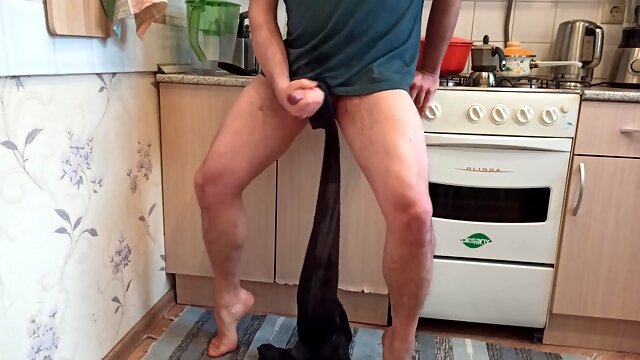 Peeing in the Kitchen and Fap after Lengthy Urinate in Stretch Pants