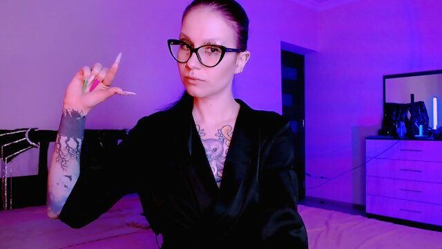 Hot Mistress make asmr with her claws