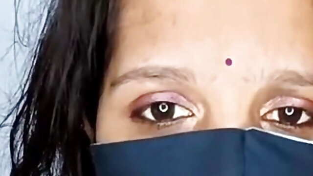 Desi Indian aunty self satisfaction on webcam 