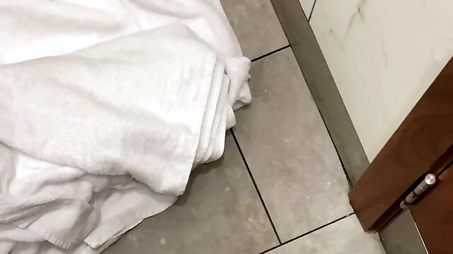 German Boy wanks in Dublin airport shower