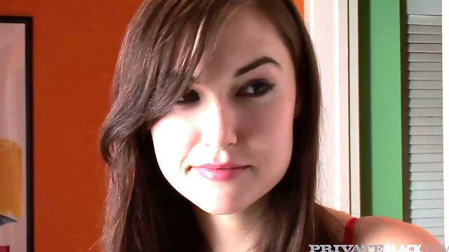 White chick jumped on BBC with her trimmed cunt after she sucked well