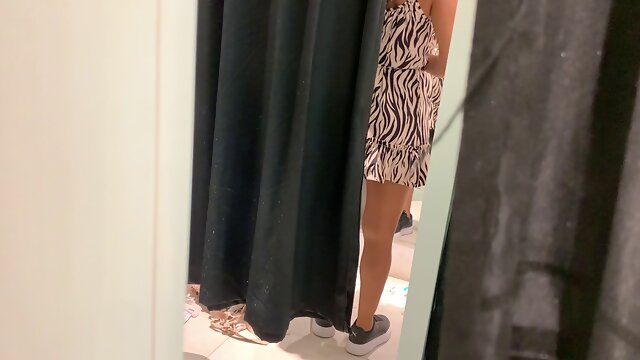 RECORDING A SEXY GIRL IN PUBLIC DRESSING ROOM, I ALMOST CAUGHT 3