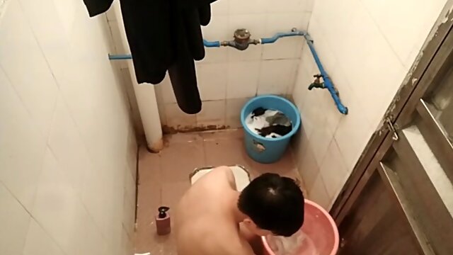 Gay Shower Voyeur