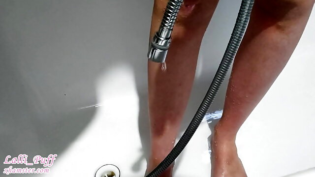 Masturbation with a jet of water in the bath - amateur homemade Lalli_Puff