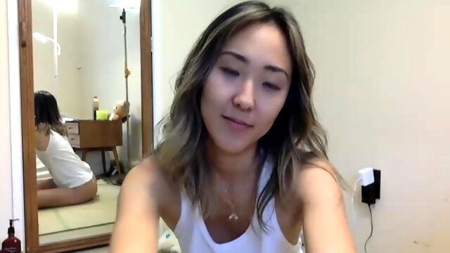 Amateur Asian teen sucks this big hard cock