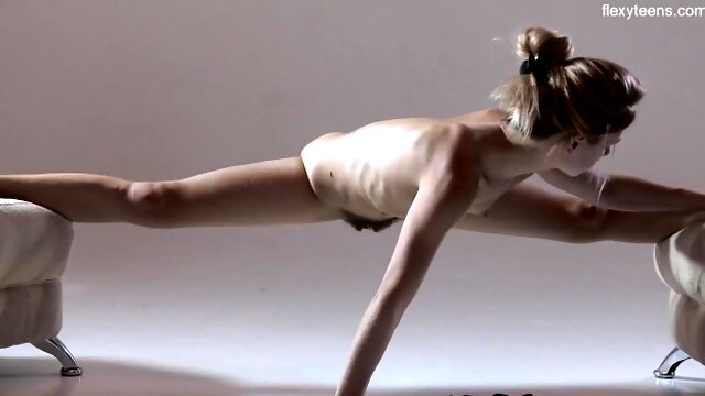 Solo Naked Yoga, Balerina Solo, Nude Gymnastics, Rita Mochalkina