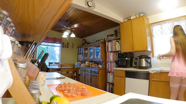 Longpussy, just a little kitchen footage.