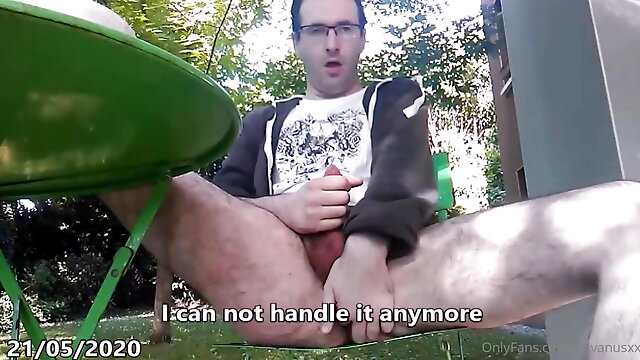 Gay Wichsen Solo Öffentlich