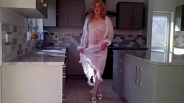 Shemale Sensual Solo, Crossdresser