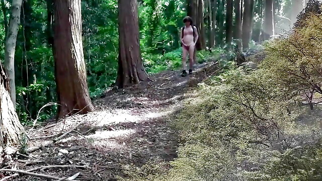 Pai-chan's Naked Hike-2