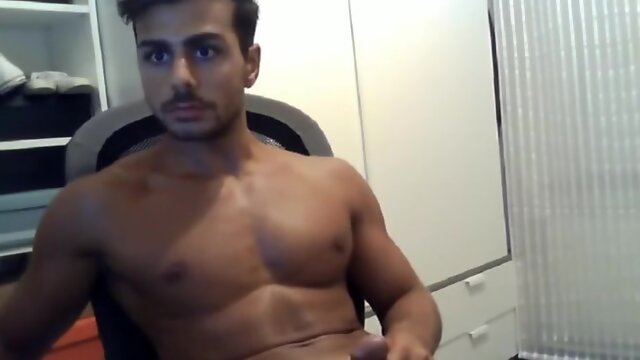 Desi Indian Hunk Huge Cumshot