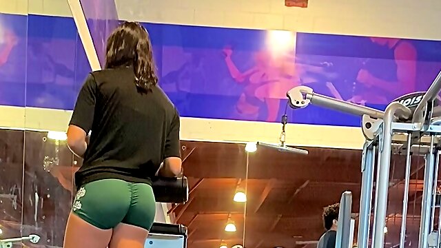 Gym candid booty latina