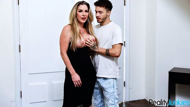 Big-boobed hottie Kayla Paige feels a nice dick in her trimmed pussy