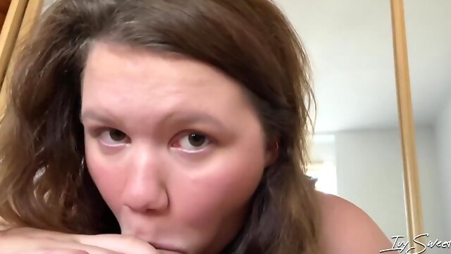 Big Ass Gf Gives A Nice Afternoon Deep Sucking Blowjob