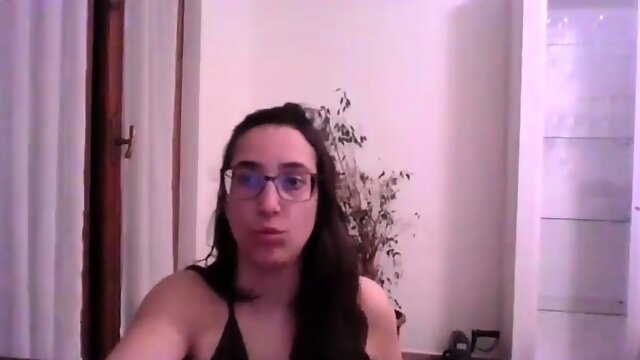 Hot amateur busty brunette masturbate in webcam