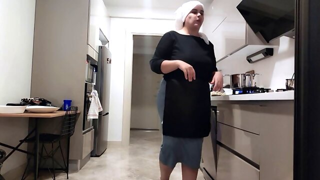 My big ass stepmom hardened my cock with her tight skirt