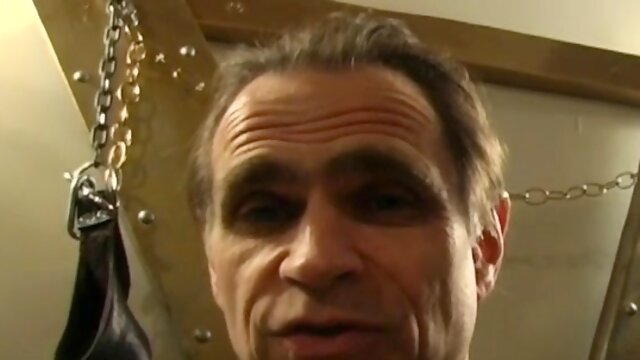 Filthy floozy with freshly hairless pussy gets taped peeing