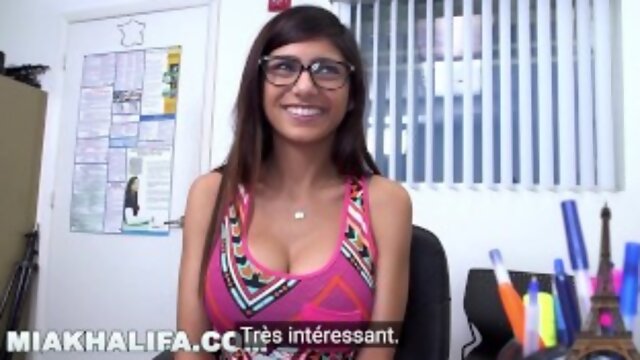 MIA KHALIFA - Entretien Avec Sous-titres Français