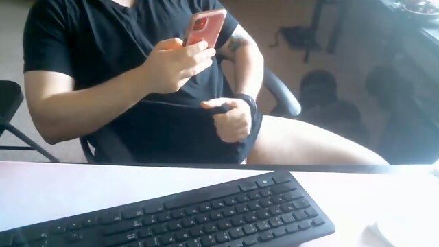 Daddy observe porno on phone and spunk