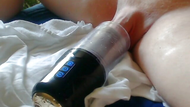 Quick cum with my milking toy