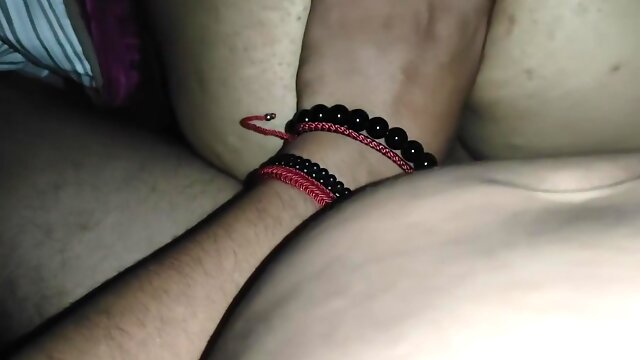 Le Meto El Dedo Por El Ano