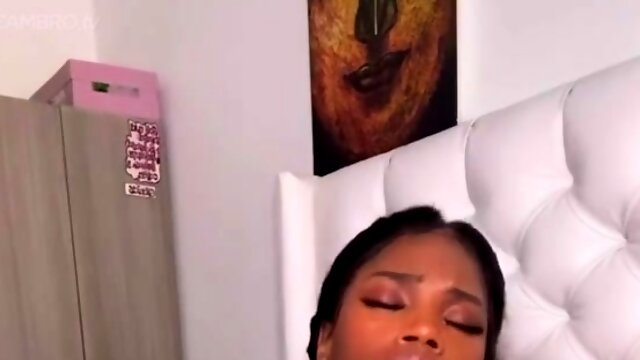 Webcam beauty and her toys have solo sex