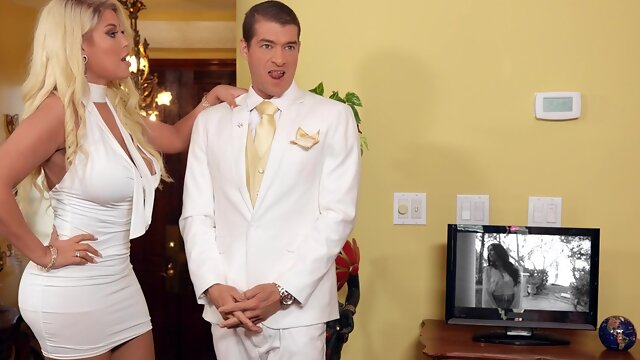 Hardcore FFM threesome with kinky Bridgette B & Aubree Valentine