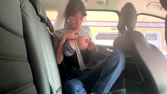 Flashing Tits, Solo Car Pussy