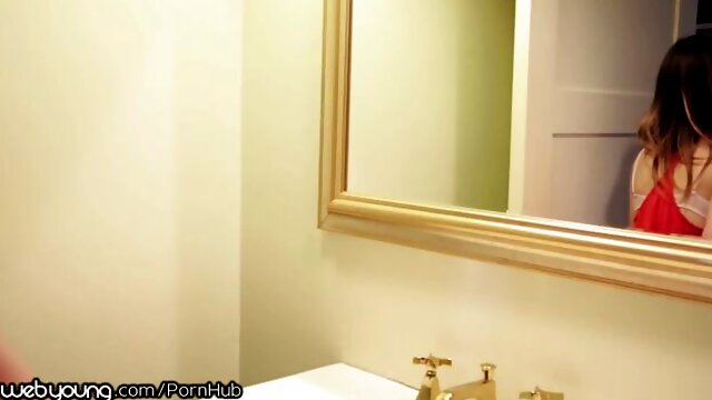 Alexa and Kristens brunette action