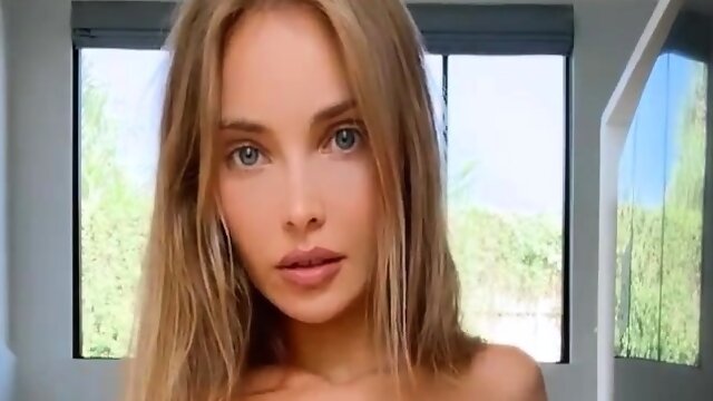 Blonde amateur gives webcam show with toys