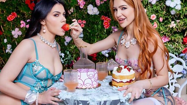 Valentina Nappi and Little Dragon are enjoying lesbian games