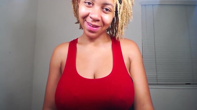 Ebony Flashing Big Boobs On Cam