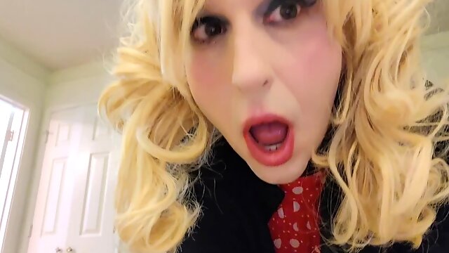 Crossdresser Sucks Cock, Sissy Interracial