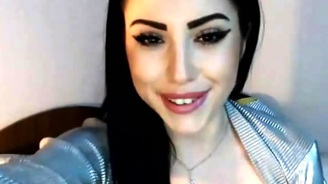 Amazing Chick fingerfucking herself and loving it