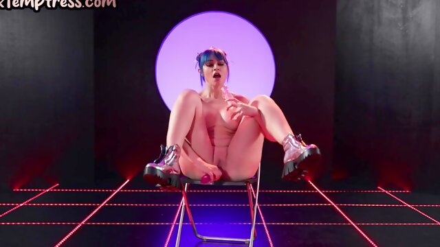 Solo Big Titted Masturbating Babe Sex Dildo Toy To Satisfy