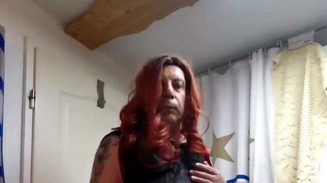 Crossdresser Dance, Mature