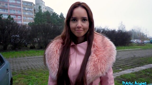 Zeynep Rossa - хардкорная реальность на улице за быстрые деньги в видео от первого лица