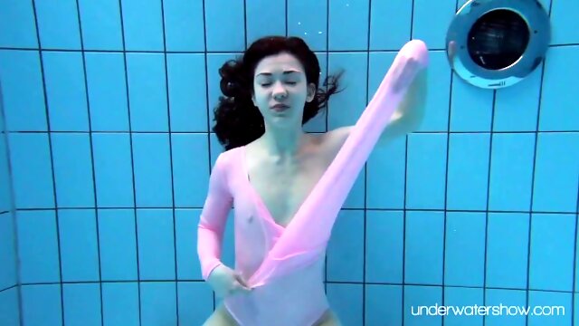 Flashy date - floating tits sex - Underwater Show