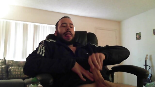 Long Bearded Man With Huge Olive Cock Cumming and Lasting Like He Was 18