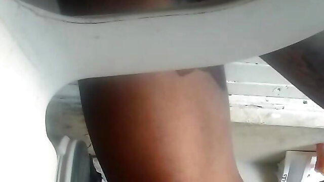 Depois do banho uma gostosa punheta 