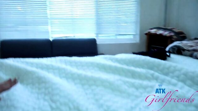 Amateurs xxx with dazzling mantrap from ATK Girlfriends