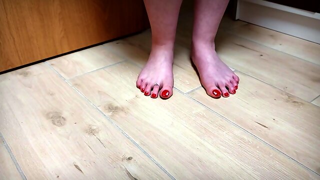 Roomate Let Me Staring At Her Goddes Feet With Red Toenails