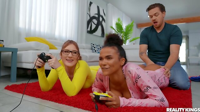 Gamer teens heart-stopping porn scene