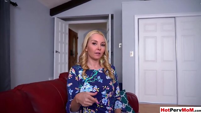 Aaliyah Love In Stepson Taking Sexy Photos About His Hot Blonde Milf Stepmom